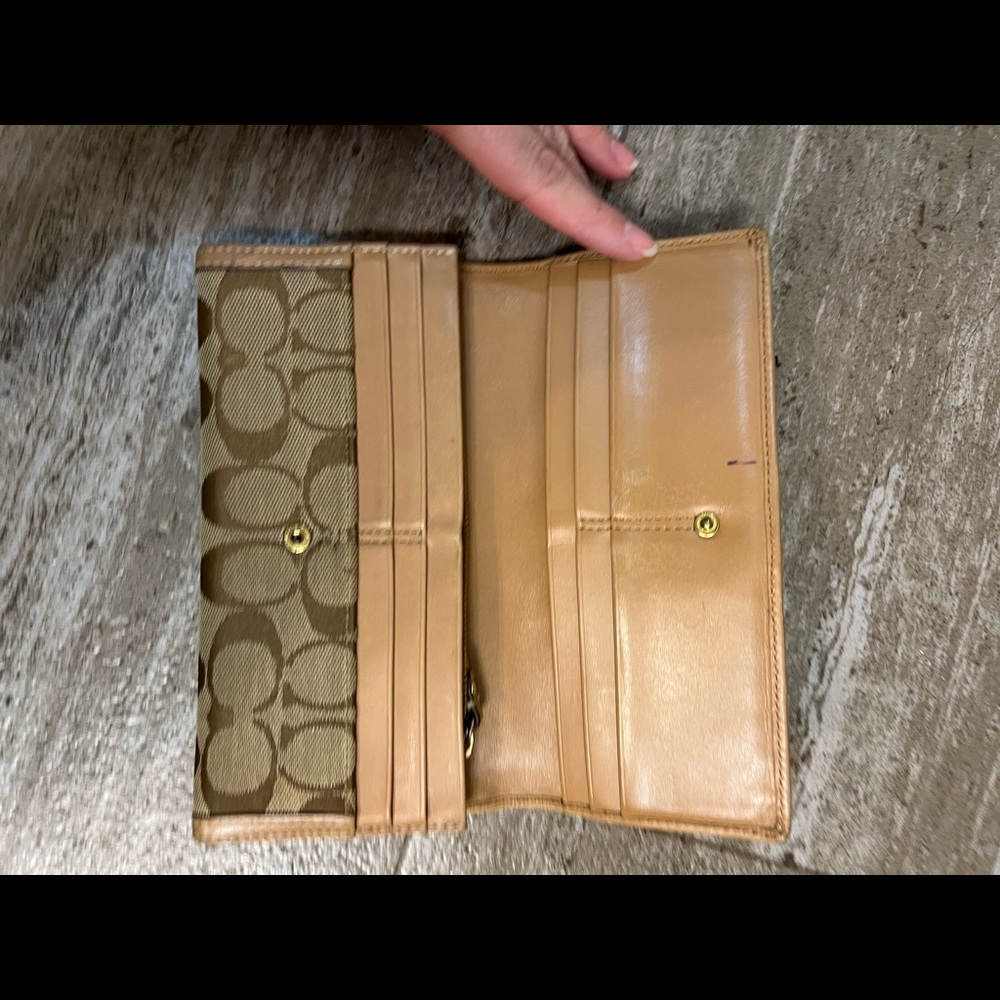 Coach Wallet - Picture 2 of 8